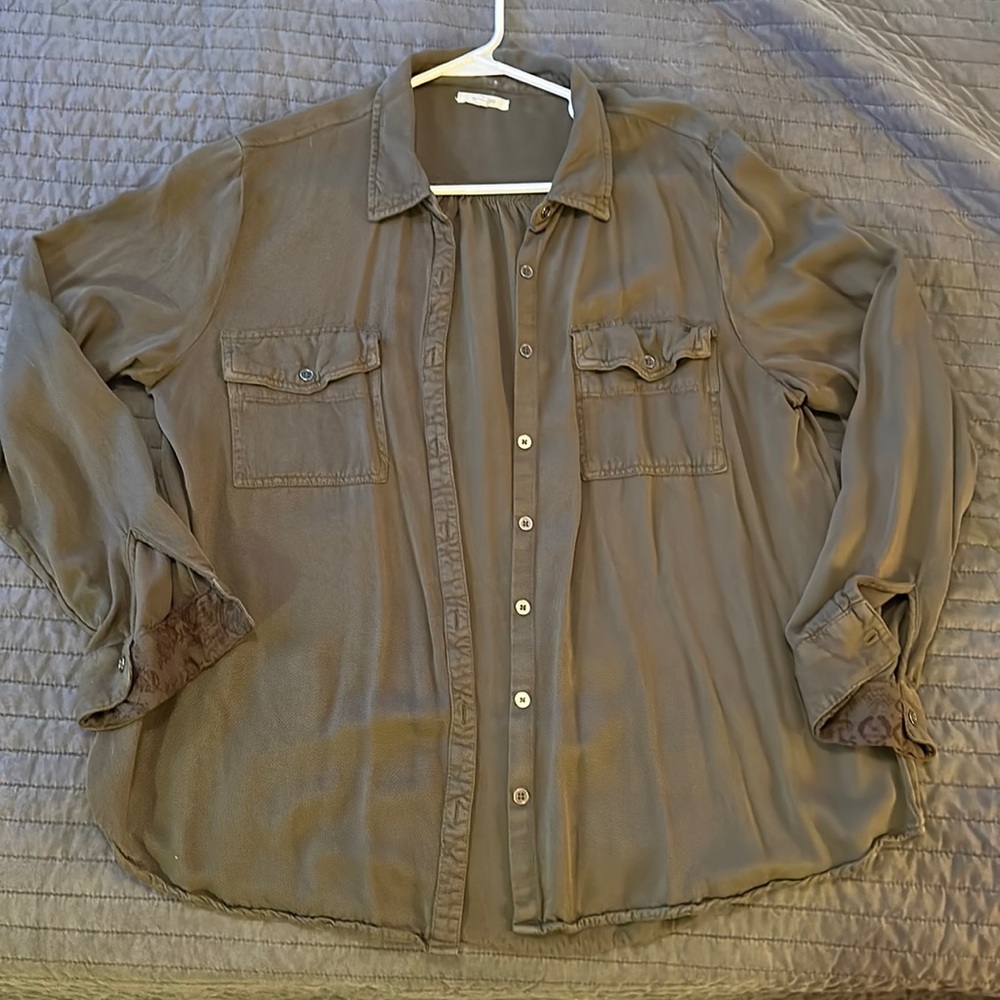 Green button down